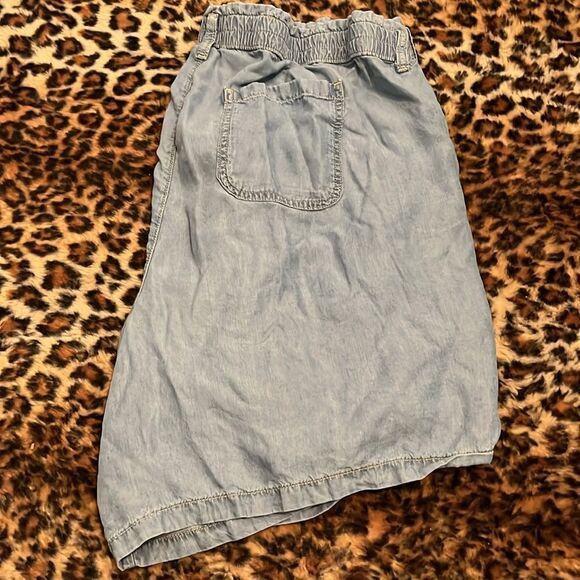 St John’s Bay Blue Tencel Elastic Waist Pockets Shorts Contemporary Casual - Picture 2 of 8